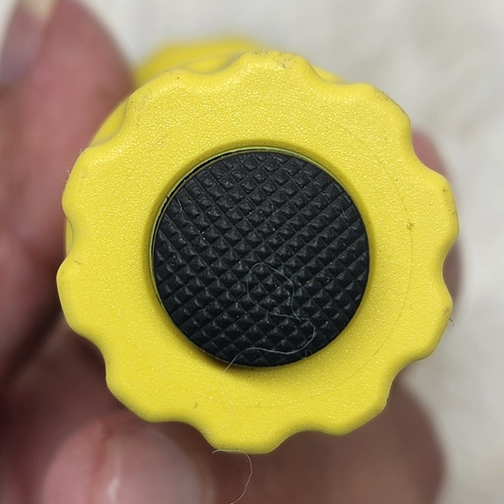 Surefire G2 Flashlight Xenon with 2 CR123A Batteries Nitrolon Yellow - Picture 3 of 5